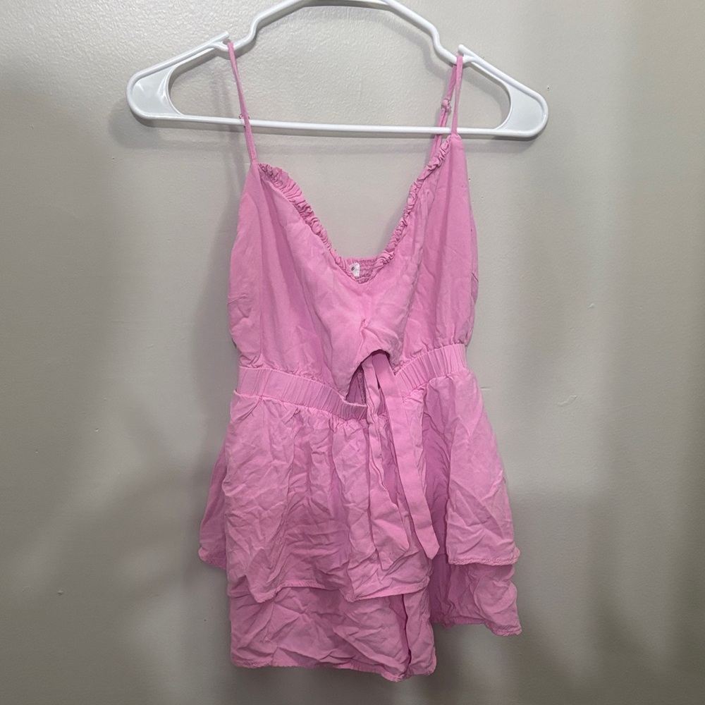Charlotte Russe Pink Ruffle Tiered Romper – Small